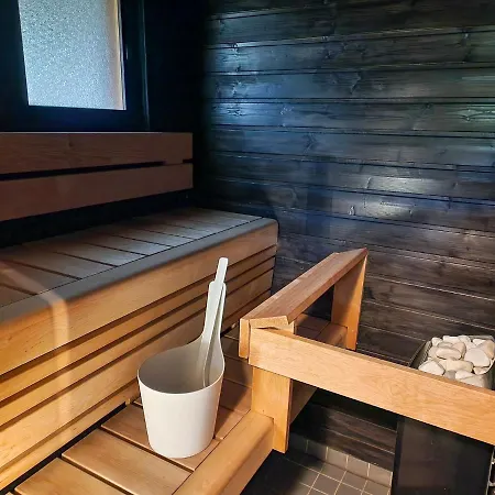 Lumi 10 Henkiloelle, Himos Laensihuippu 샬레